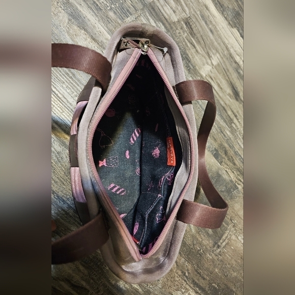 HARVEYS Limited Edition Seatbelt Bag - Picture 13 of 15